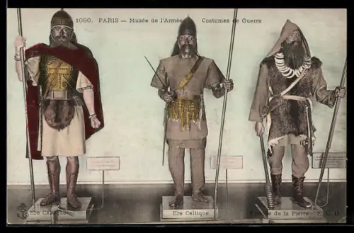 AK Paris, Musée de l`Armée, Costume de Guerre, Ere Celtique