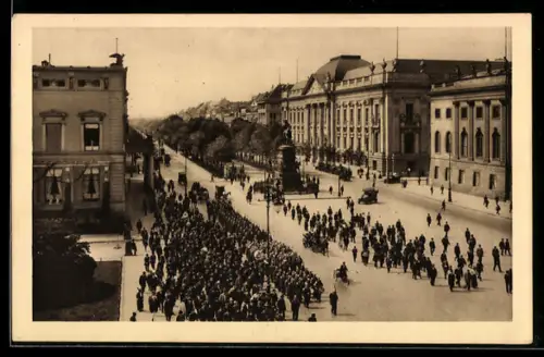 AK Berlin, Unter den Linden, Aufzug der Schlosswache