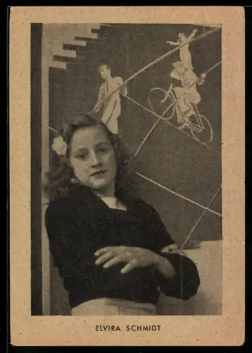 AK Schauspielerin Elvira Schmidt mit Blume im Haar