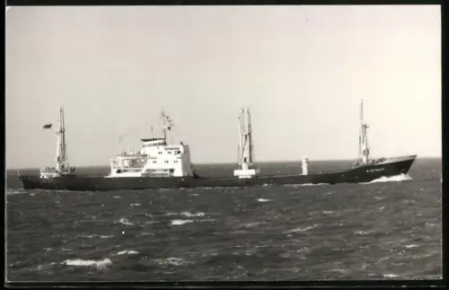Fotografie Sowjetisches Frachtschiff Kretingas in schwerer See hohe Fahrt laufend