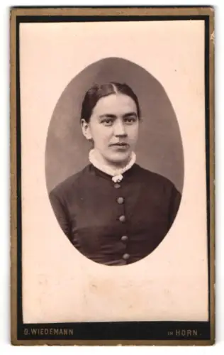 Fotografie G. Wiedemann, Horn, Pfarrgasse 143, Porträt einer Frau