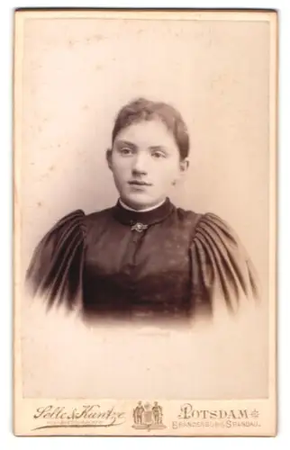 Fotografie Selle & Kuntze, Potsdam, Schwertfegerstr. 14, Porträt einer jungen Frau