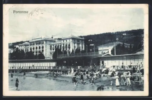 AK Portorose, Strand mit Badehäusern und Hotels