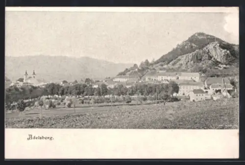 AK Adelsberg, Panorama mit Kirche und Felsen