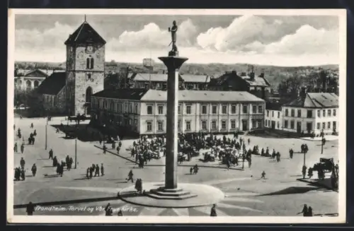 AK Trondheim, Torvet og Var Frue kirke