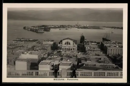 AK Messina, Panorama con vista sul porto e l`isola in lontananza