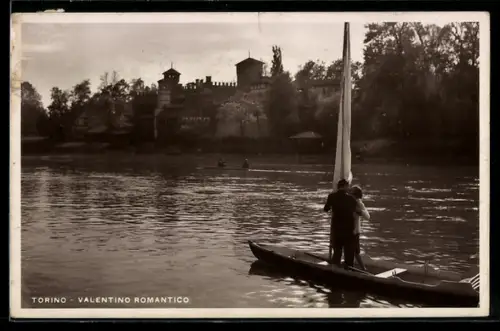 AK Torino, Valentino romantico con coppia in barca sul fiume