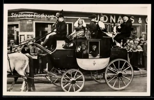 AK Berlin-Stralau, Volksfest Stralauer Fischzug mit Kutsche
