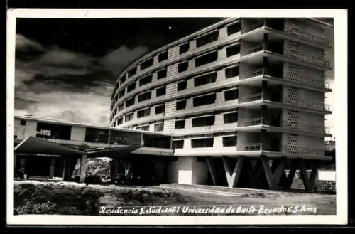 AK Quito, Residencia Estudiantil, Universidad de Quito