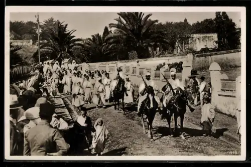AK Tangiers, Umzug mit berittenen Männern