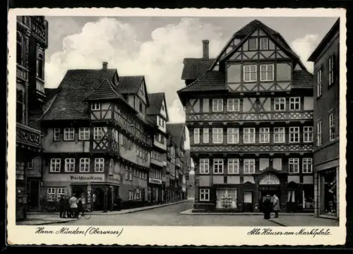 AK Hann. Münden /Oberweser, Alte Häuser am Marktplatz