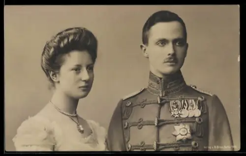 AK Carl Eduard von Sachsen-Coburg-Gotha in Husaren-Attila mit Ordensspange und Bruststern