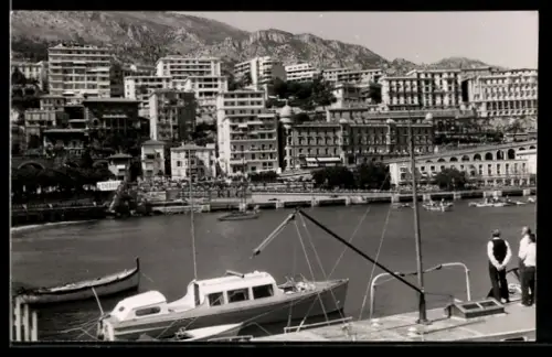 Foto-AK Monaco, Autorennen 1958, Blick auf die Stadt über das Hafenbecken hinweg