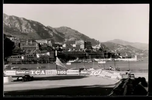 Foto-AK Monaco, Autorennen 1958, Blick auf die Stadt und Hafen