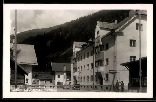 Foto-AK Brennergrenze mit Zöllnern