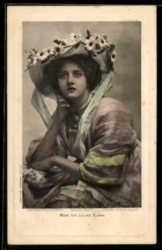 AK Schauspielerin Ivy Lilian Close mit Sommerhut posierend