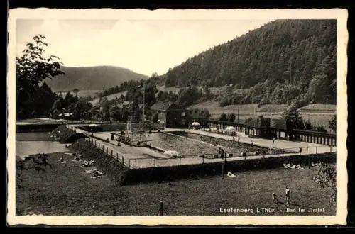 AK Leutenberg i. Thür., Bad im Ilmtal mit angrenzendem Wald