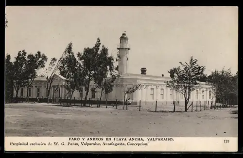AK Valparaiso, Faro y anexos en Playa Ancha