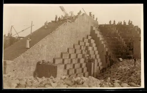 AK Assuan, Dam Construction