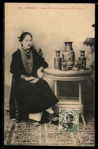 AK Saigon, Jeune fille de la haute société annamite