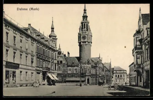 AK Dahme /Mark, Rathaus, Ortspartie mit Geschäften