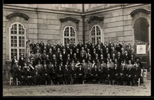 Foto-AK Klosterneuburg, Teilnehmer des Gesangsfestes 1924