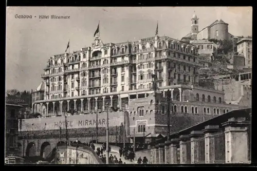 AK Genova, Hotel Miramare mit Passanten