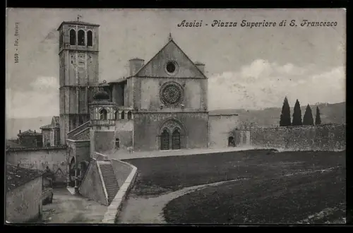 AK Assisi, Piazza Superiore di S. Francesco
