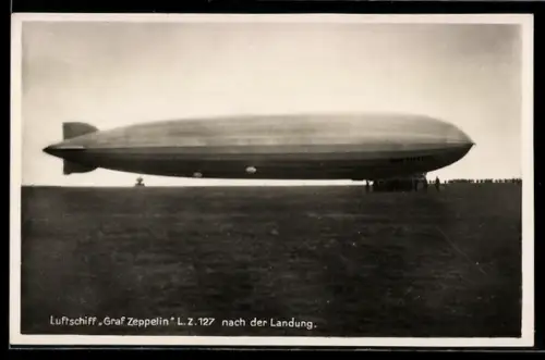 AK Luftschiff Graf Zeppelin nach der Landung