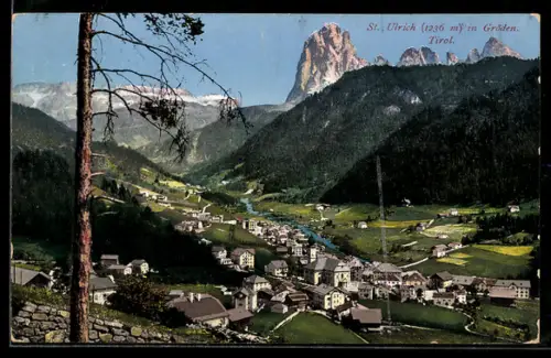 AK St. Ulrich, Ortspanorama mit Gebirge