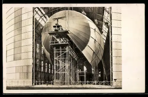 AK LZ 129 im Bau, Blick in die Zeppelinhalle