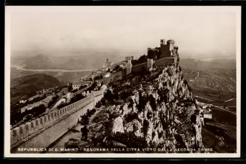AK S. Marino, Panorama della città visto dalla Seconda Torre