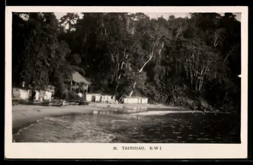 AK Trinidad, Strand mit Hütten