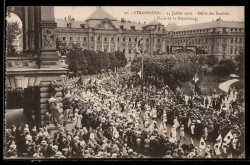 AK Strasbourg, 11 Juillet 1919, Défilé des Sociétés, Place de la République