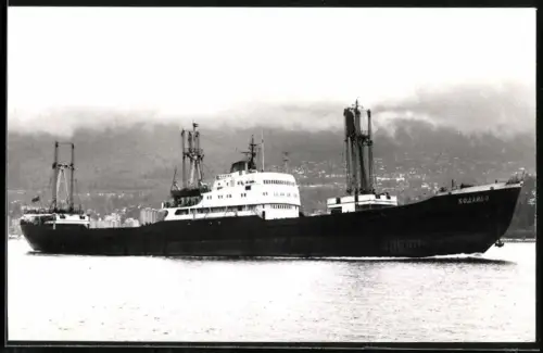 Fotografie Sowjetisches Frachtschiff Bodaybo von 1967 in Fahrt