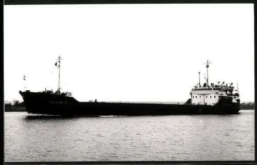 Fotografie Sowjetisches Küstenfachtschiff Baltisky-68 beladen in einem Kanal