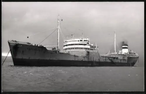 Fotografie Sowjetisches Tankschiff Chernovtsy in Ballast vor Anker liegend