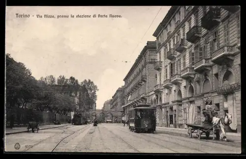 AK Torino, Via Nizza, presso la stazione di Porta Nuova, Strassenbahn
