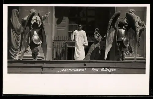 Foto-AK Salzburg, Aufführung des Jedermann, Theaterszene