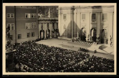 AK Salzburg, Aufführung vom Stück Jedermann, Theaterszene