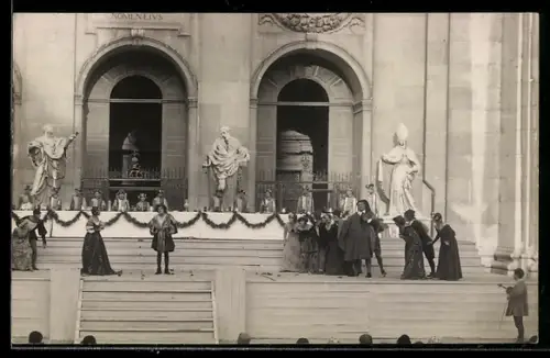 Foto-AK Salzburg, Aufführung des Jedermann, Theaterszene