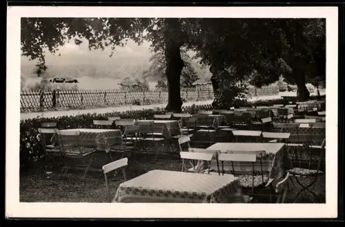 AK Berlin-Grunewald, Restaurant Forsthaus Paulsborn am See, Gartenansicht
