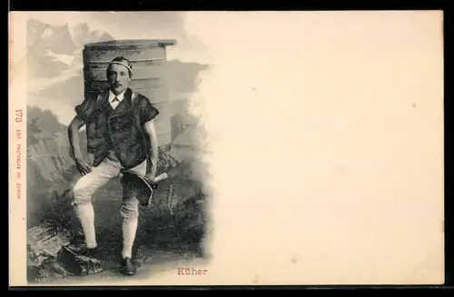 AK Küher mit Fass auf dem Rücken vor einem Bergpanorama