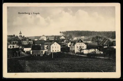 AK Heidelberg i. Erzgeb., Ortsansicht mit Kirche und Wohnhäusern