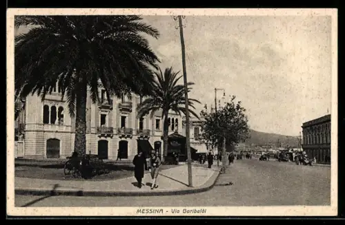 AK Messina, Via Garibaldi con palme e passanti