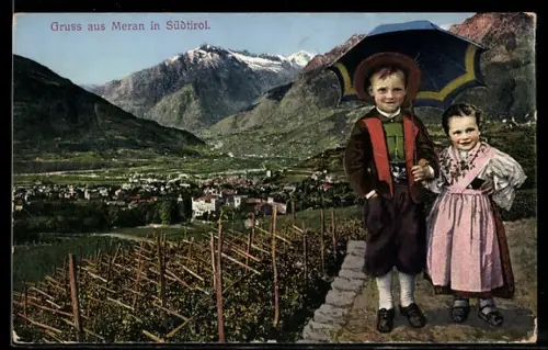 AK Meran /Südtirol, Gesamtansicht des Ortes mit Bergpanorama, Kinder in Tracht