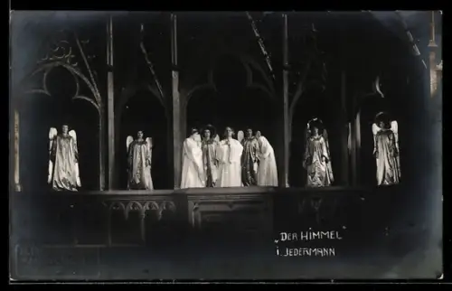 AK Szene aus dem Theaterstück Jedermann, Der Himmel, Engel und Heilige