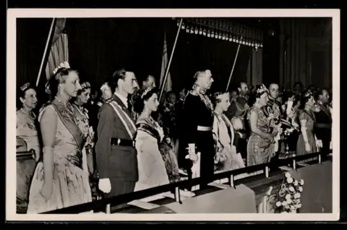 AK Amsterdam, Gekrönte Häupter der Niederlande und Prinzessin Margaret Rose von England bei einem Konzert