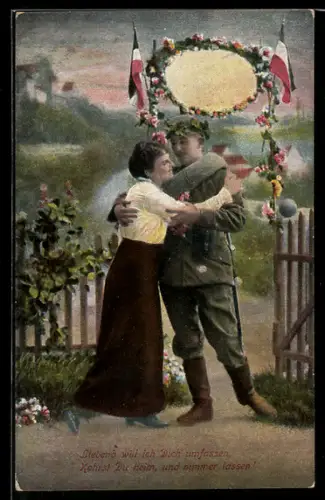 AK Soldat marschmässig ausgerüstet verabschiedet sich von seiner Liebsten
