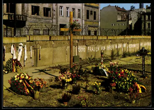 AK Berlin, Mahnmal Peter Fechter am Checkpoint Charlie an der Mauer